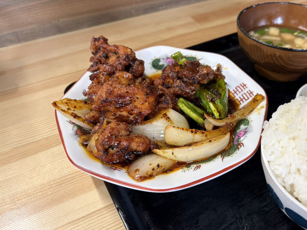 ウマ辛い「とりのとうがらし炒め定食」